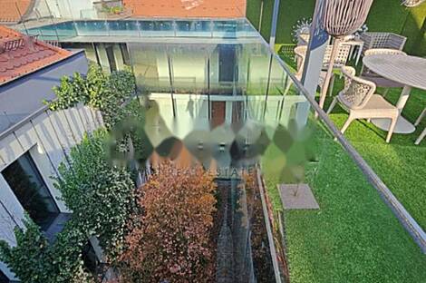 Квартира в центре с более чем 5 комнатами: 5