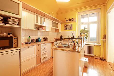 Апартаменты с четырьмя комнатами: 8