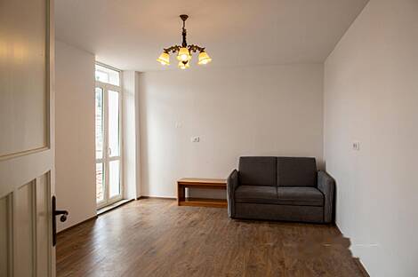 Жилье с пятью и более комнатами.: 10