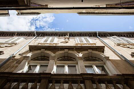 Жилье с пятью и более комнатами.: 21