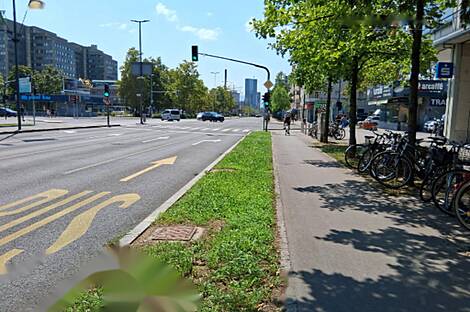 Торговая площадь Бежиград: 2