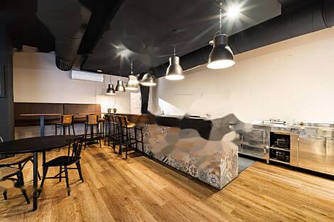 Центр коммерческого помещения: 5