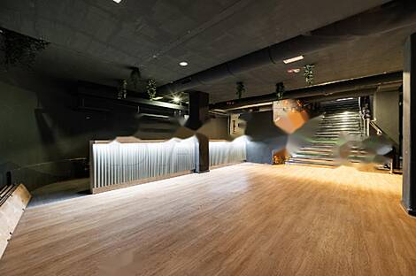 Центр коммерческого помещения: 12