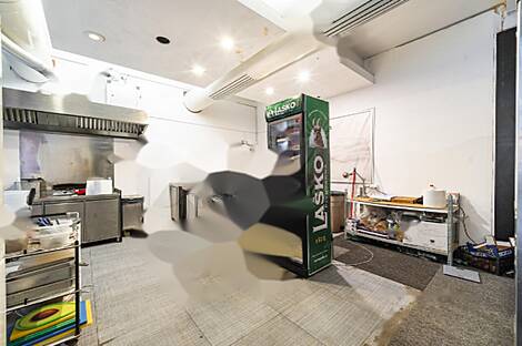 Центр коммерческого помещения: 15