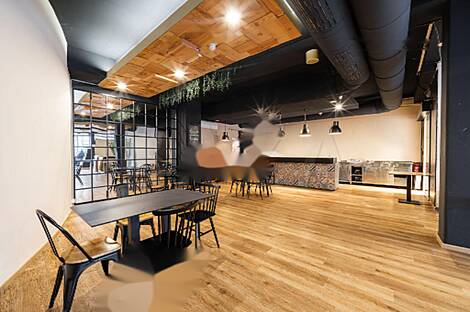 Место для коммерции в центре: 2