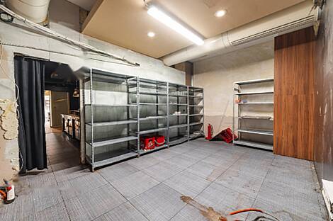 Место для коммерции в центре: 9