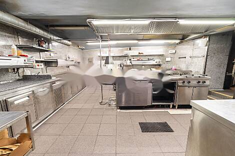 Центральное коммерческое пространство: 9