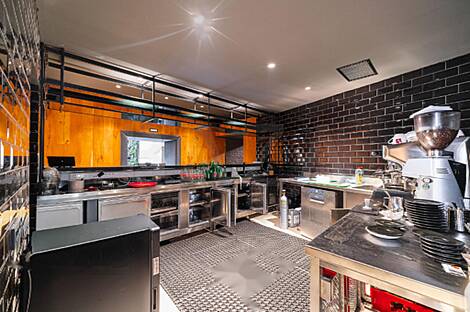 Центральное коммерческое пространство: 10