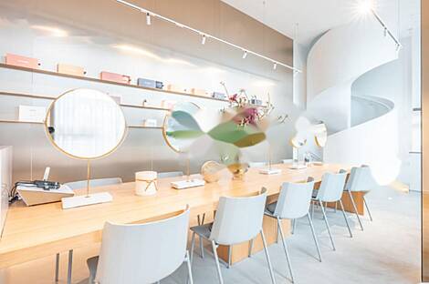 Центральное коммерческое здание: 4