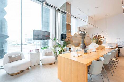 Центральное коммерческое здание: 5