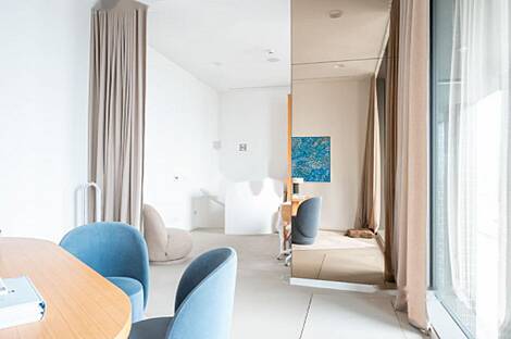 Центральное коммерческое здание: 7