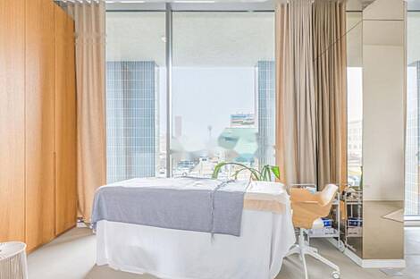 Центральное коммерческое здание: 9