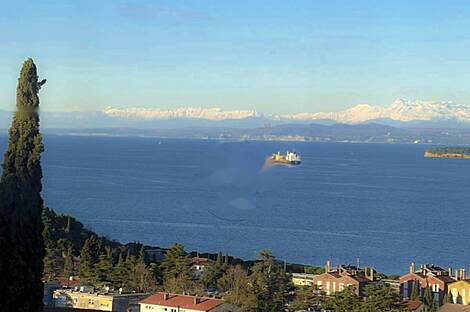 Апартаменты с четырьмя комнатами и видом на морскую гладь.: 26