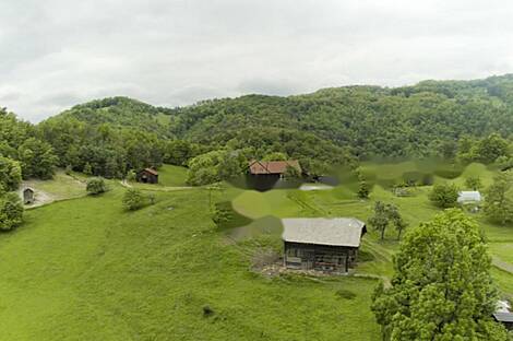 Дом, расположенный среди девственной природы Севницы: 1