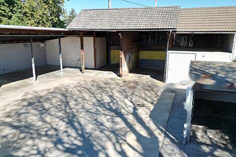 Торговое помещение и склад в районе Безиград: 8