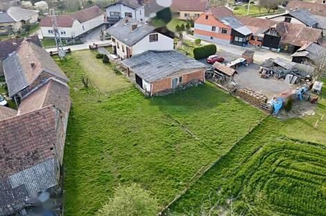 Кот на террасе дома.: 20