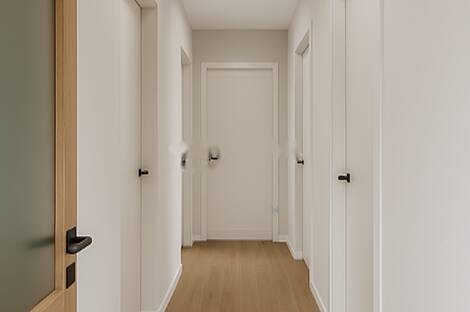 Кот на террасе дома.: 29