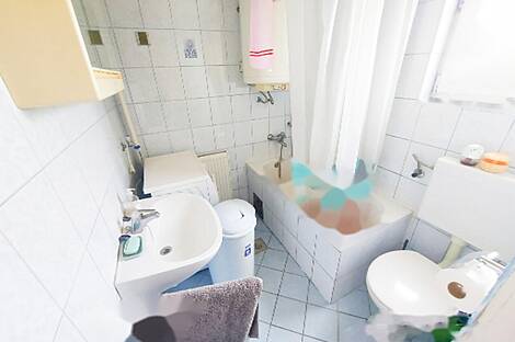 Шомат Дом: 15