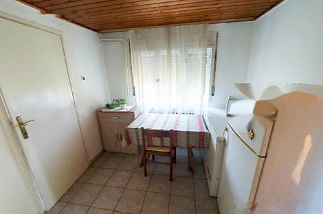 Шомат Дом: 18