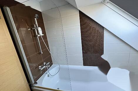 Здание в Бистрице-Сотле: 10