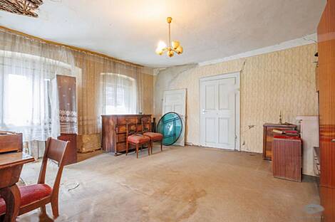 Здание, Метлика: 5