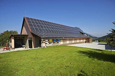 Дом на возвышенности, окруженный природой.: 5