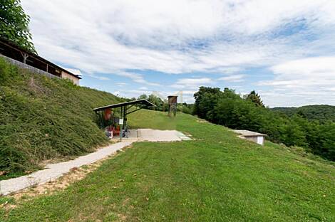 Дом на ферме, участок Осек: 6