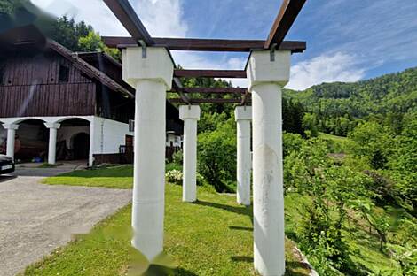 Дом, хозяйство Подкрай возле Межицы, Межица: 12