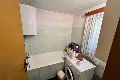 Дом у реки Крка в населённом пункте Велика Малинца: 4