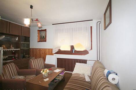 Здание в Копривнице, Войско: 9