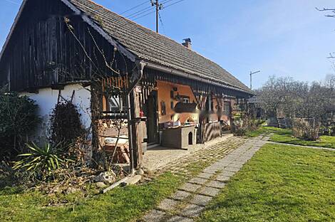 Дом на месте Сёл около Добови: 1