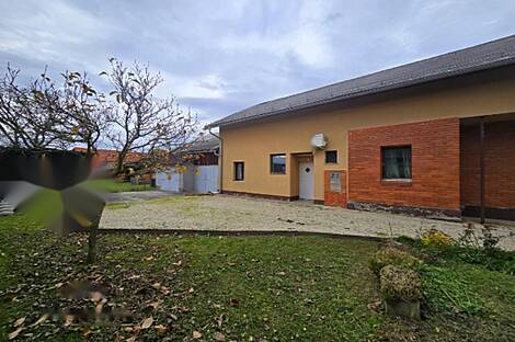 Здание в Добровнике: 9