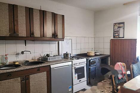 Здание, Великая Поляна: 11