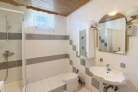 Дом, Явор, Любляна Добрунье: 14