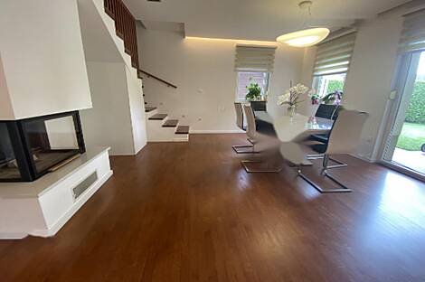 Дом в районе Бежиград Чрнуче: 1