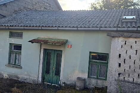 Кнежак, дом: 1