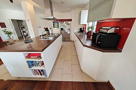 Любляна Бежиград дом: 4