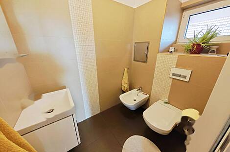 Любляна Бежиград дом: 19