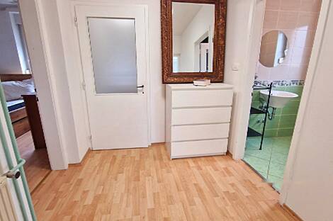 Изба на Броде: 5