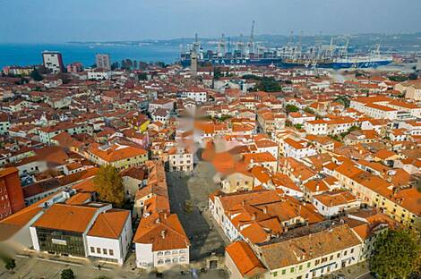 Жилище с верандой в Новом Копере: 18