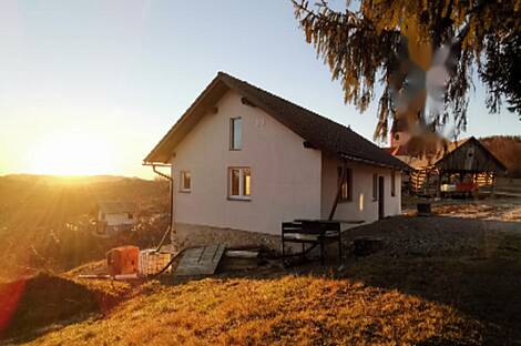 Здание, Гореньи Лесковец: 1