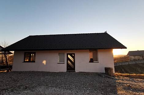 Здание, Гореньи Лесковец: 4