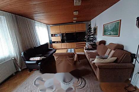 Дом на две семьи в Любляне, район Шишка, у подножия горы Шмарно Горо.: 1