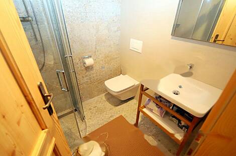 Дом, с которого открывается вид на Бледский замок: 26