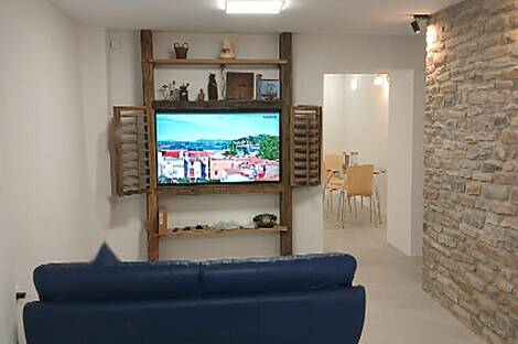 Дом в Изоле с террасой: 1