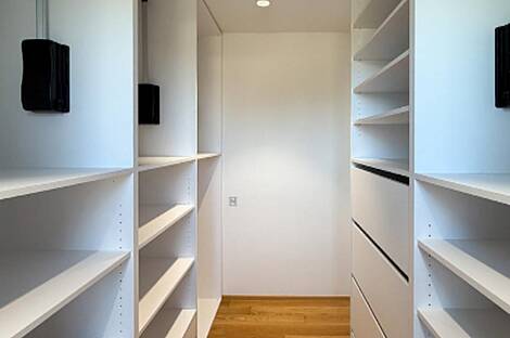 Квартира с четырьмя комнатами: 9