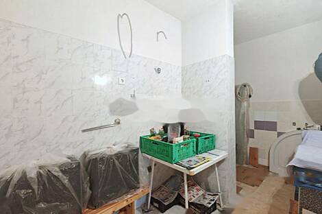 Квартира с четырьмя комнатами: 2