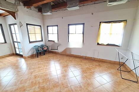 Квартира с четырьмя комнатами: 18