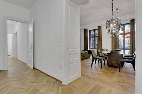 4-комнатная квартира в центре: 10