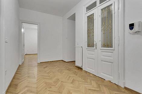 4-комнатная квартира в центре: 11